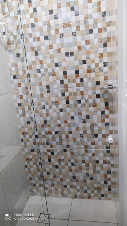 Pousada Quarto Com Tv,Ar,Frigobar,Wifi E Garagem Апаресіда Екстер'єр фото